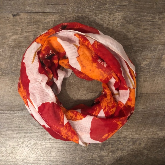 Fall floral scarf 🍁🌹 - Picture 1 of 3